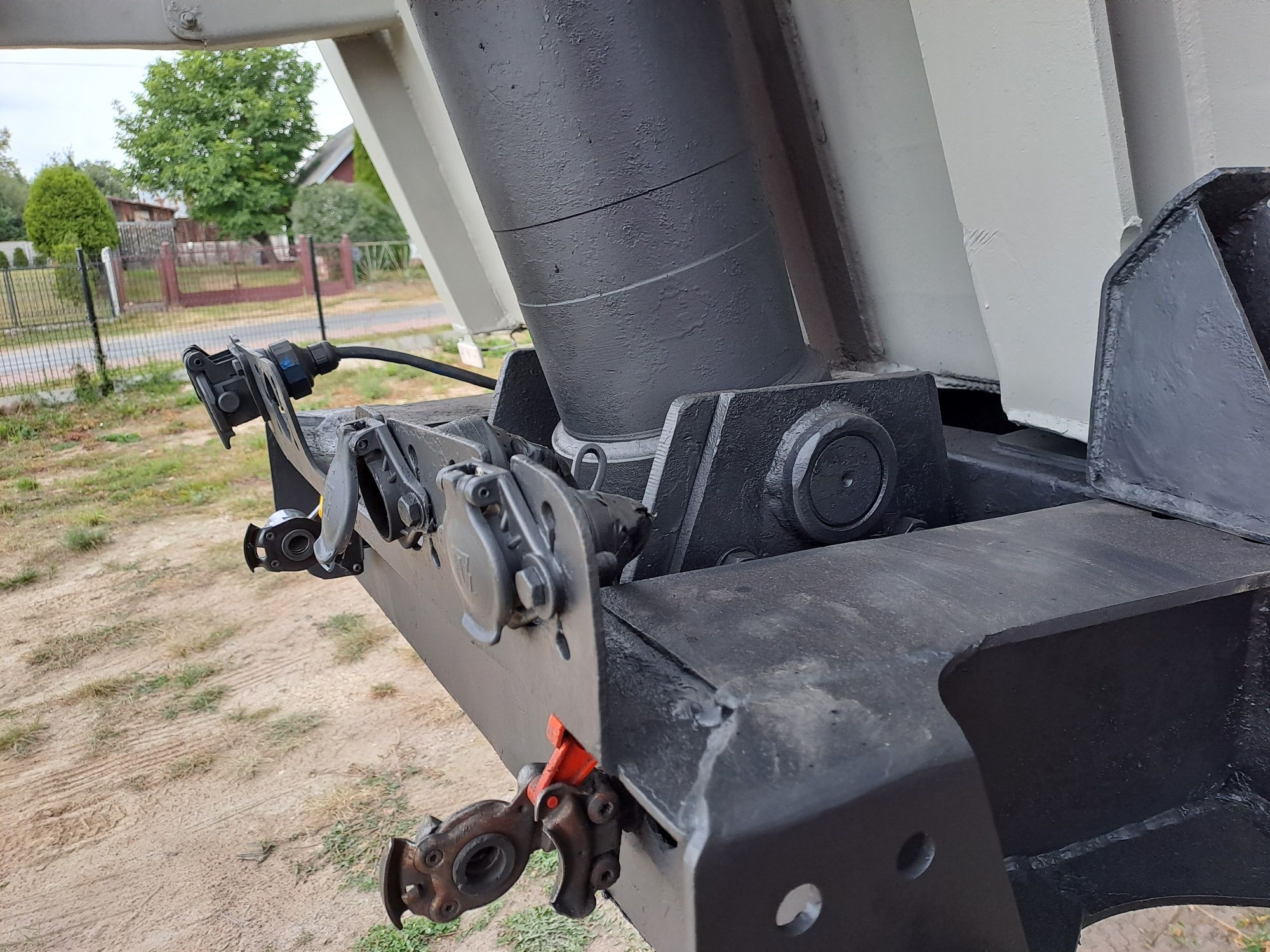 Naczepa wywrotka Fliegl 40m3 Saf Intrax Tarcza