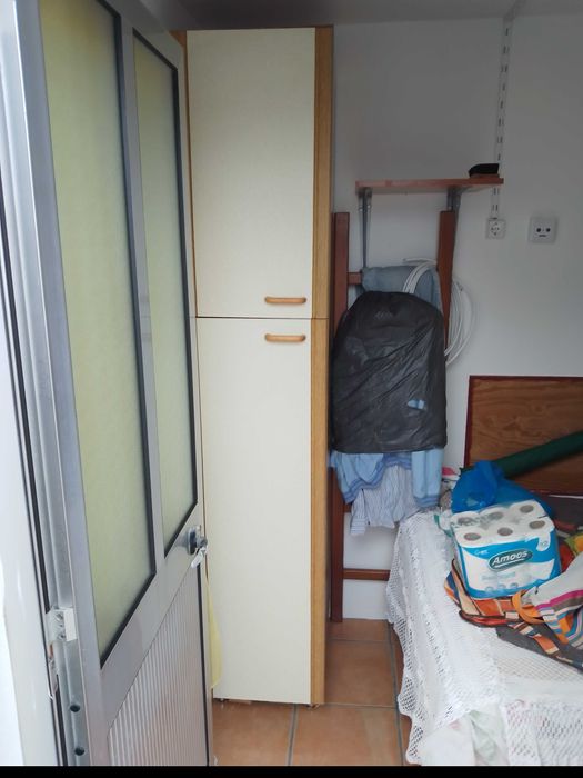 1 roupeiros de grandes dimensões + 1 armário