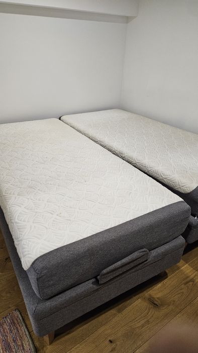 Duas camas articuladas e um sofá eléctrico!