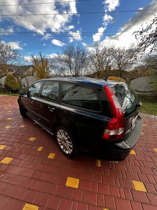 volvo v50 2004 року