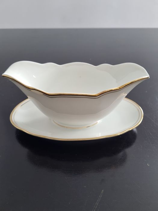 Biala porcelanowa sosjerka Bavaria
