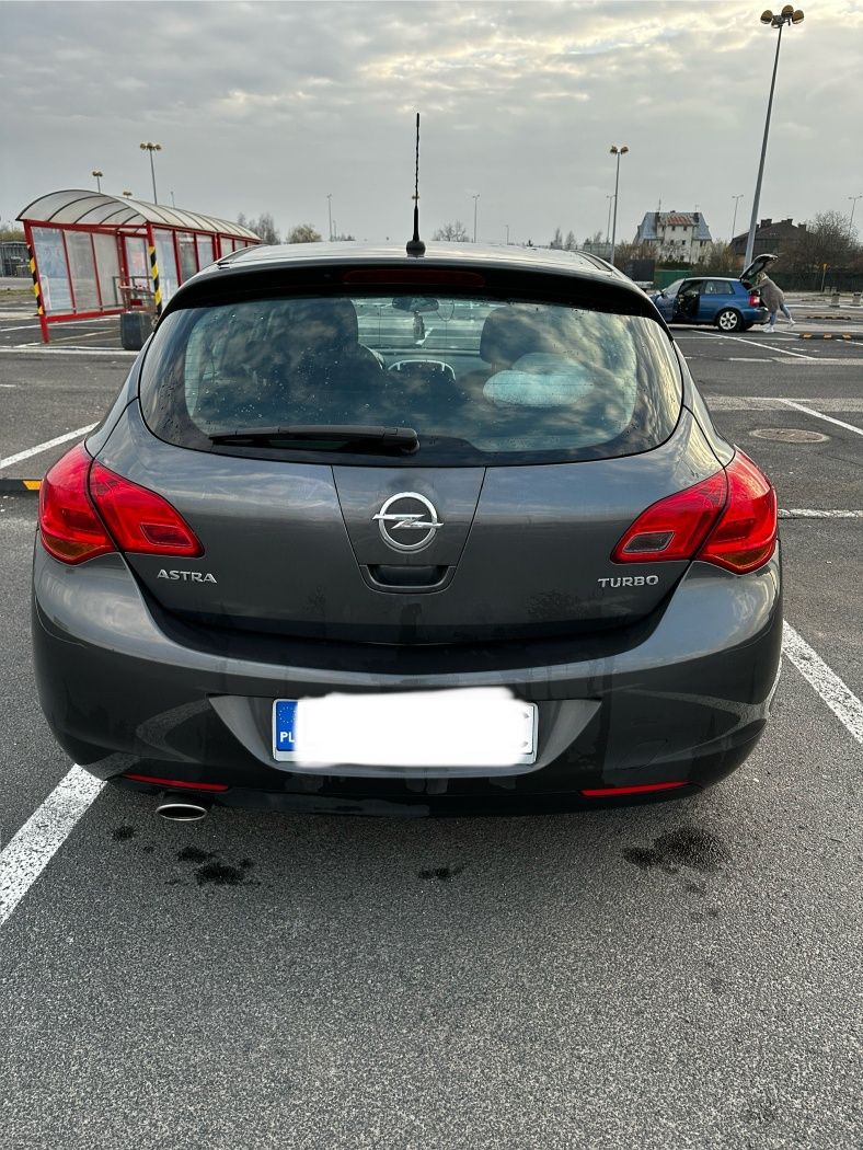 Astra j  1.4 turbo 2010 r