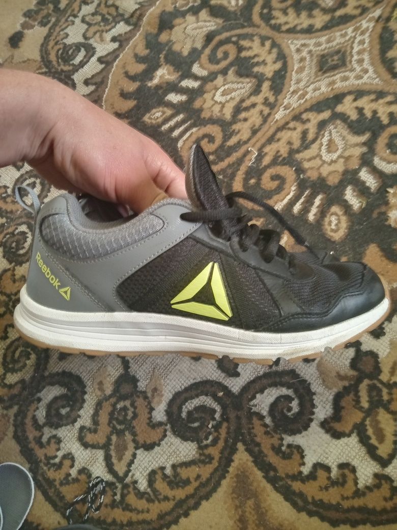 Продам кросовки Reebok