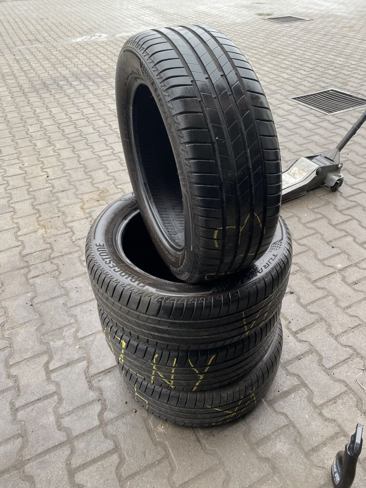 Резина літня 215/55 R17 Bridgestoune