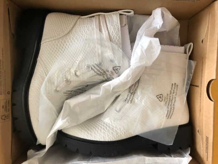 Уги Білі черевики UGG Daren Color: WHITE EXOTIC