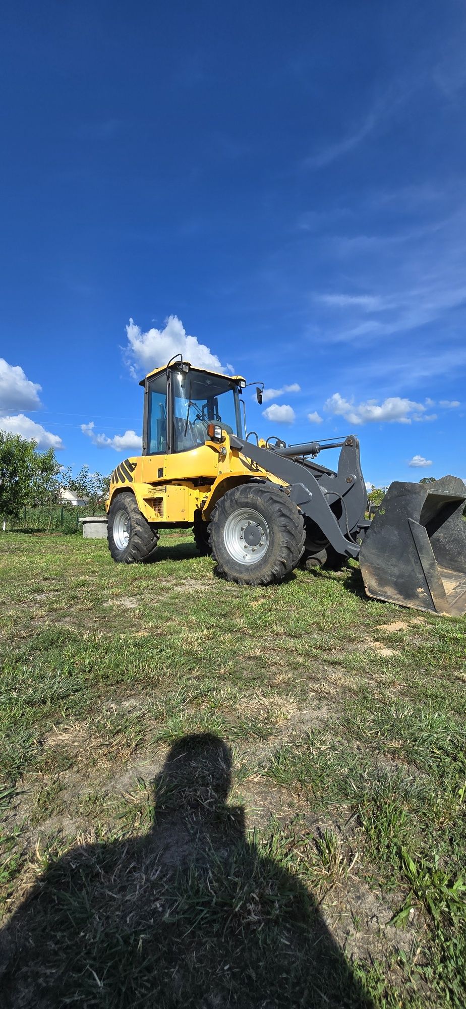 Фронтальний навантажувач Volvo L30