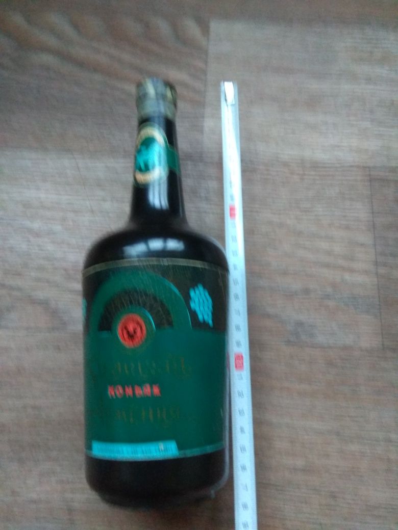 Продам сувенирную бутылку.
