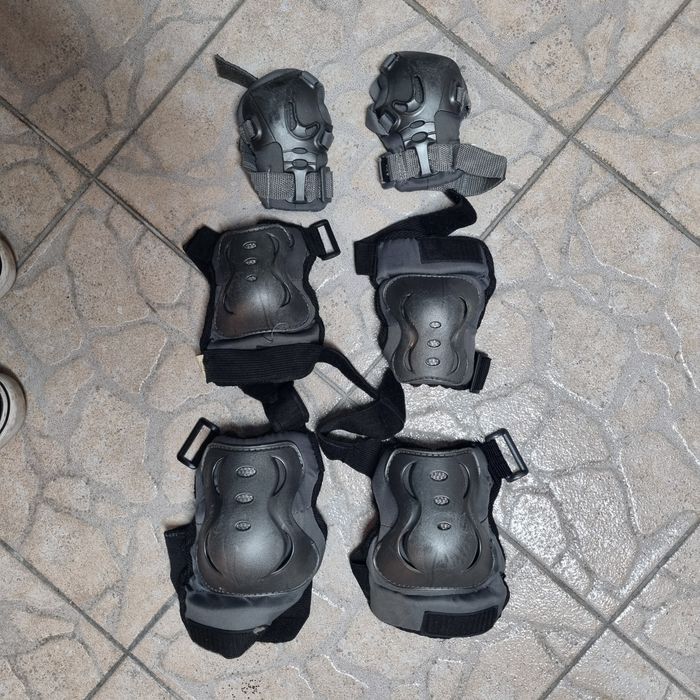 Conjunto de joalheiras, caneleiras e cotoveleiras Sport Zone