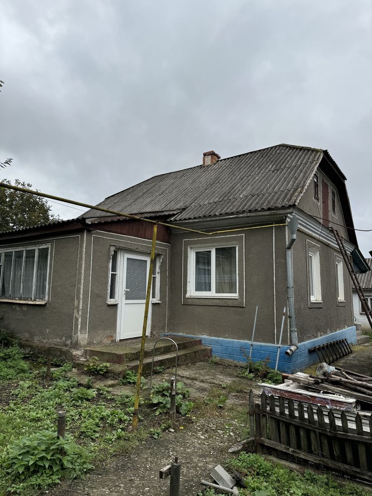 Продам будинок с.Довжок