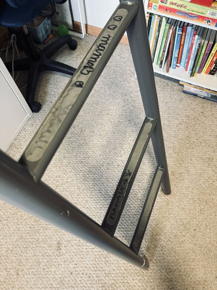 Łóżko piętrowe IKEA TUFFING 90x200 + biurko IKEA MICKE 105x50 GRATIS
