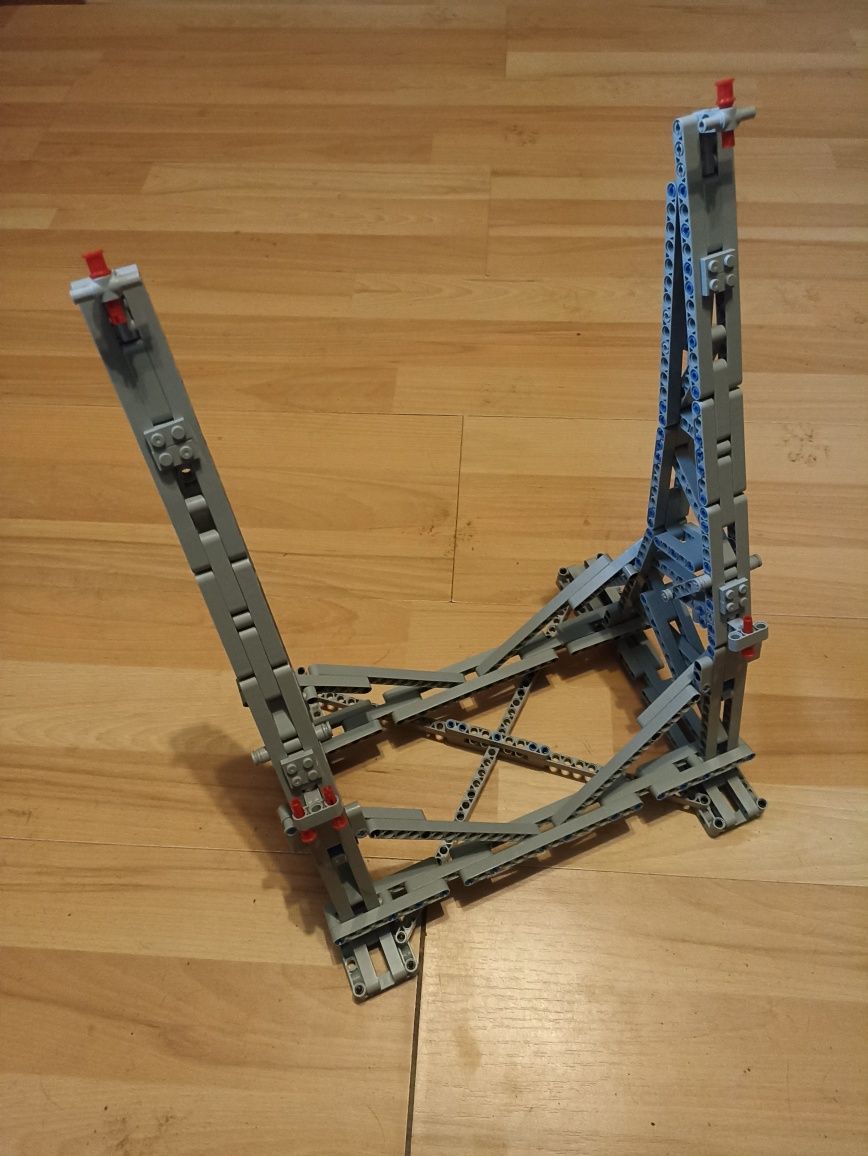 Uchwyt , stojak do LEGO 75192 UCS Milenium Falcon