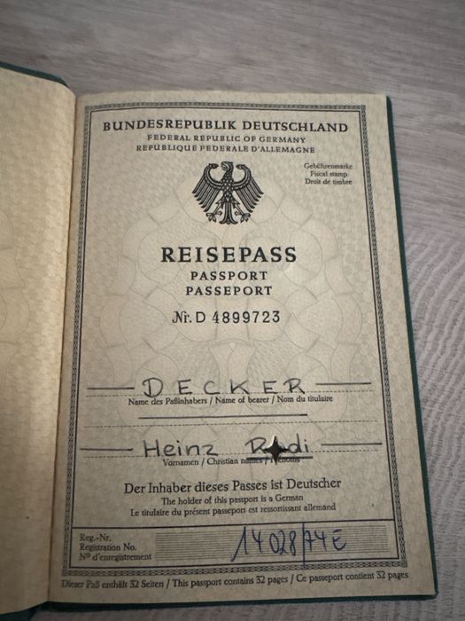 Oryginalny paszport RFN