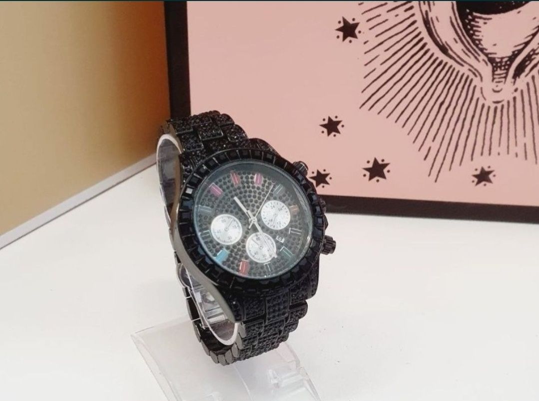 Zegarek damski czarny z diamentami  nowy   srebrnne tarcze