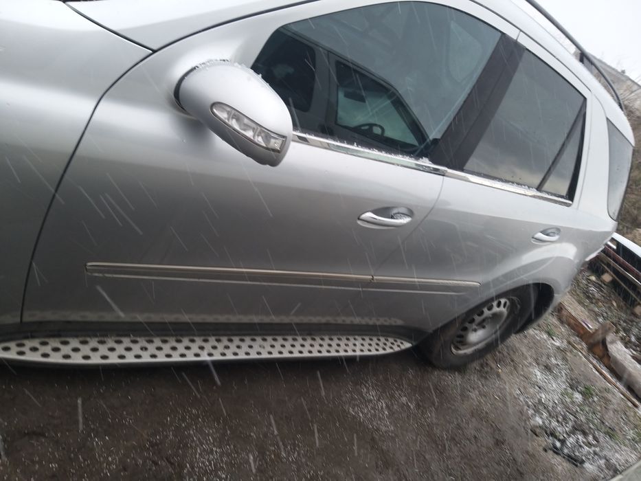 Дверки передні  ліві праві мерседес мл w164