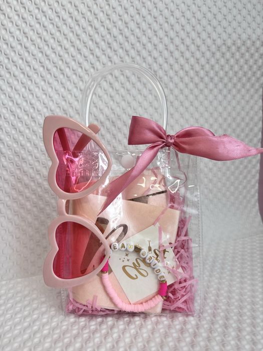 Набори для нареченої та подруг на дівич-вечір/весілля