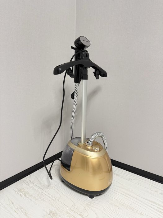 Відпарювач для одягу