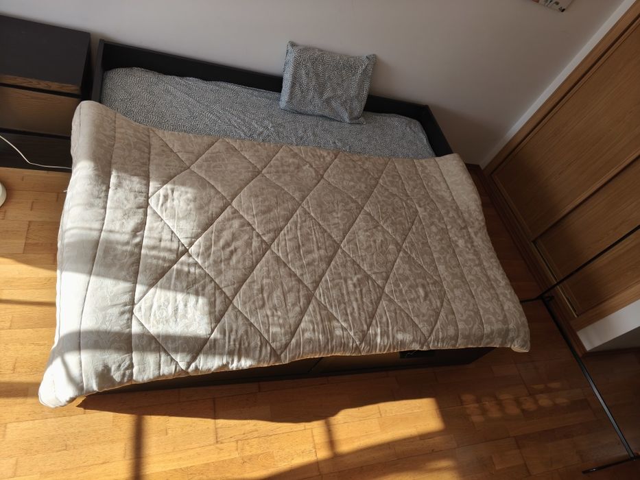 Cama IKEA com gavetas
