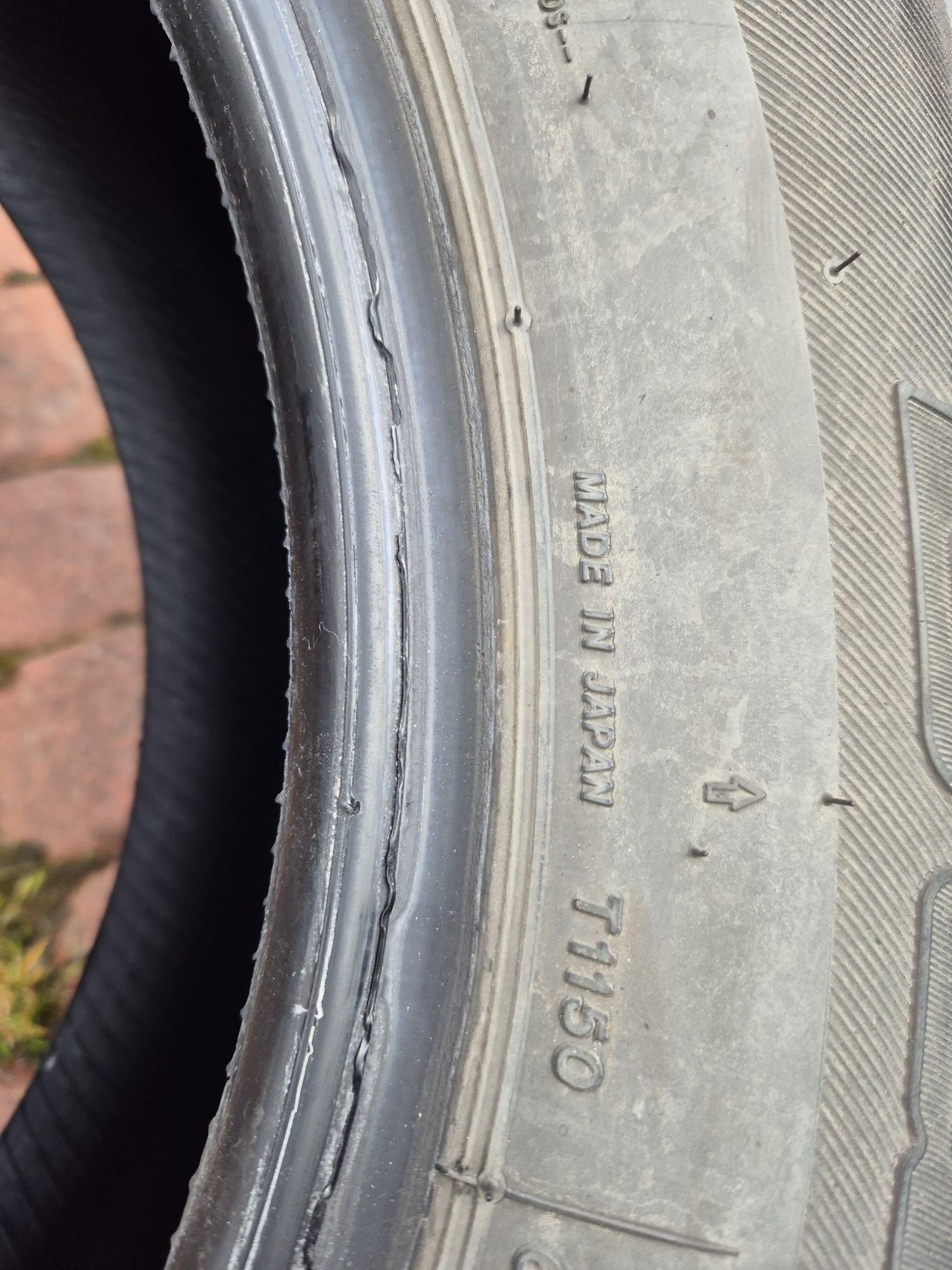 Opony Bridgestone  używane w bardzo dobrym stanie . Bieżnik 6 mm