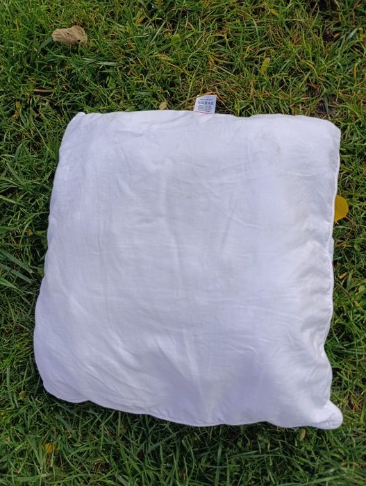 Подушка біла. Для дому