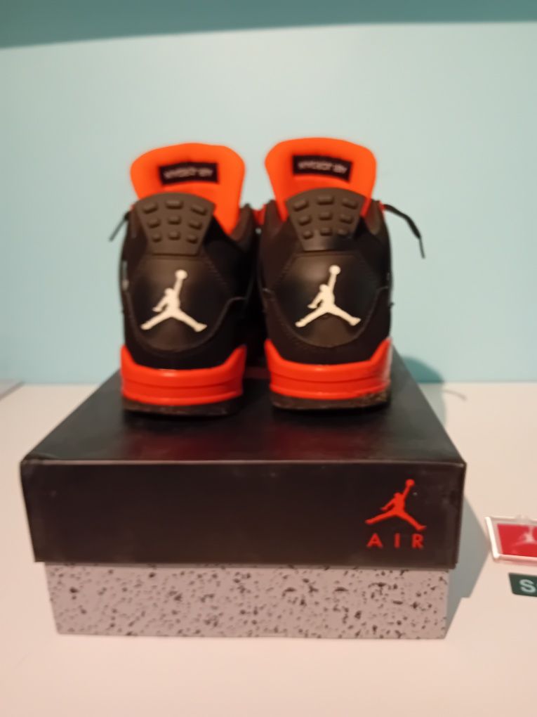 Jordan 4 red thunder