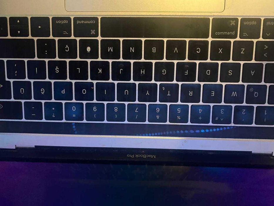 MacBook Pro A1706 (13, 2017) i7 3.3 Ghz