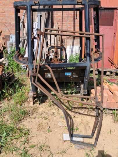 Kabina Massey Ferguson i części składowe