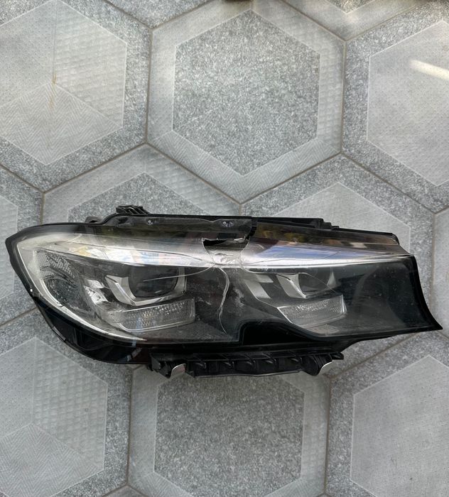 Передняя фара bmw g20