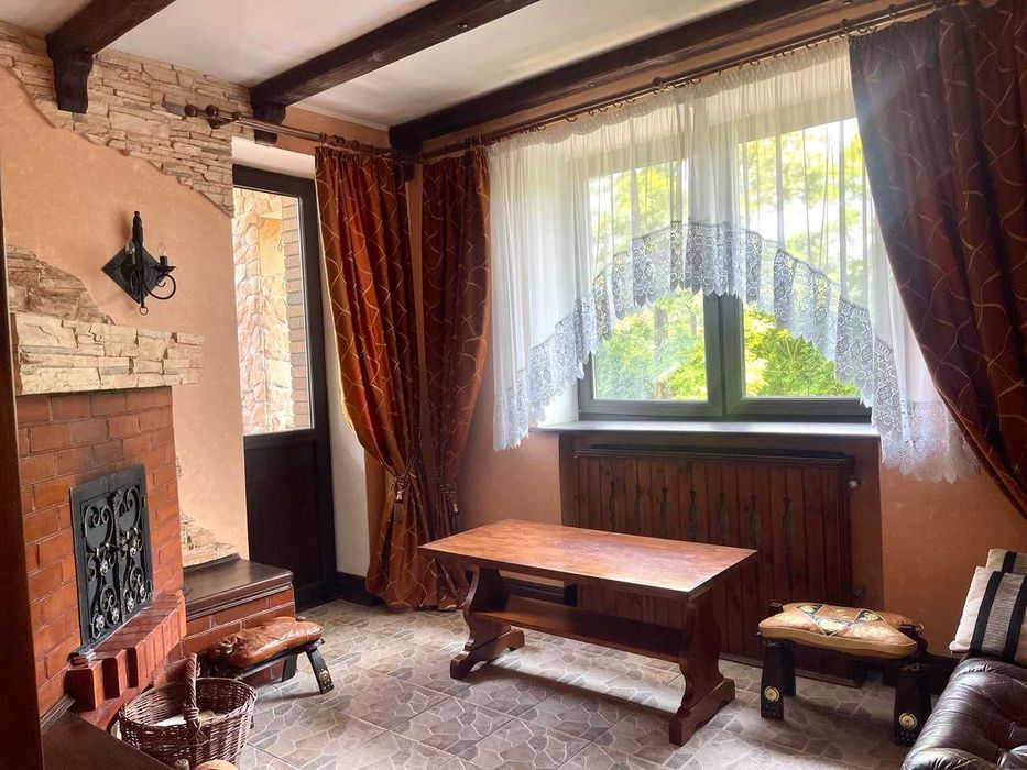 Продаж 2поверхового будинку з гаражем і ділянкою 11соток.