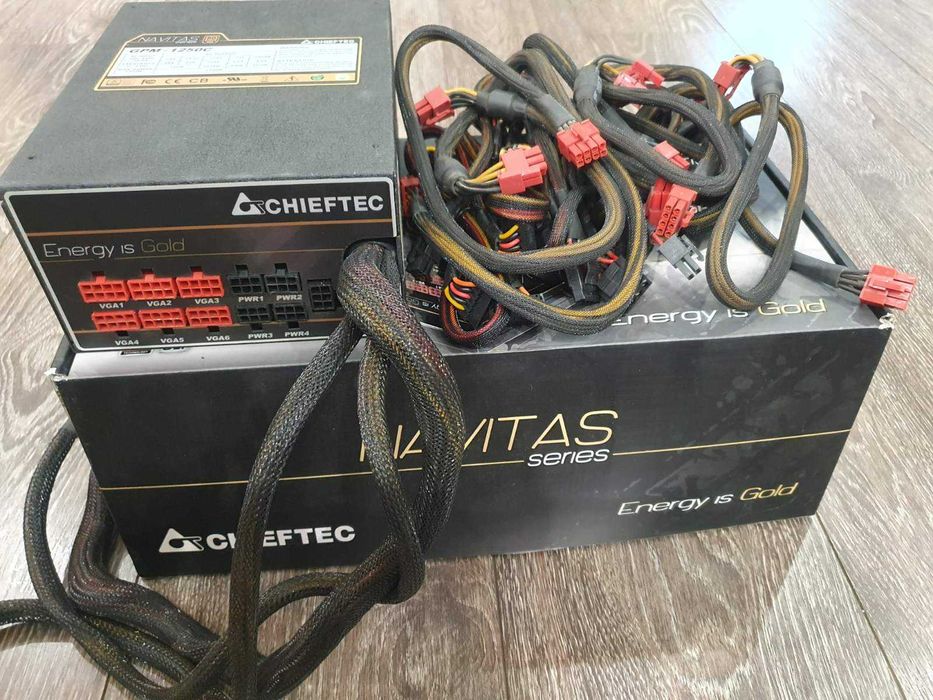 Блок живлення Chieftec Navitas GPM-1250C