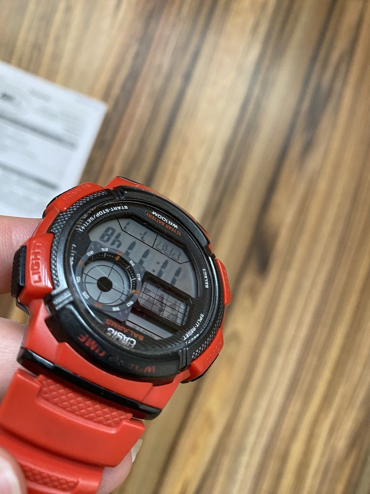 Zegarek czerwony CASIO AE1000