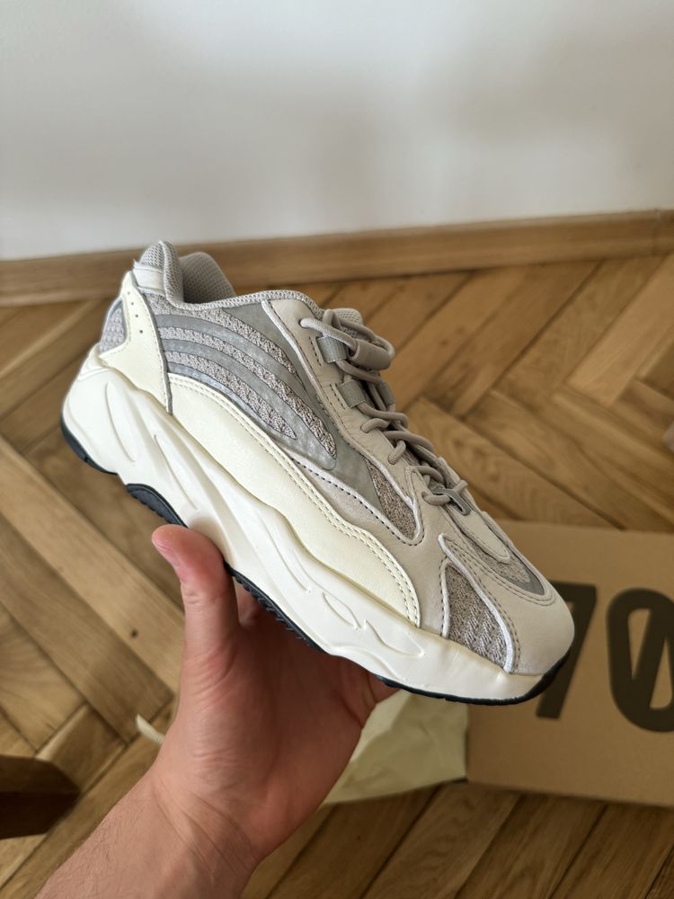 YEEZY Boost 700 V2 Static 35 1/2 eu