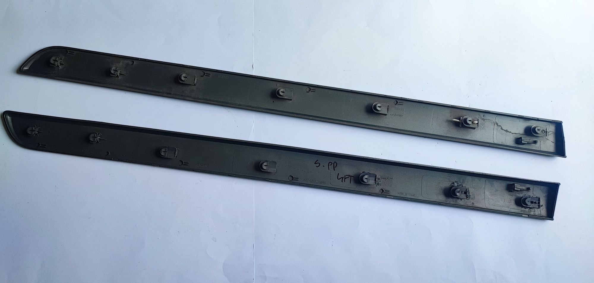 Listwa drzwi Renault Scenic 2 Lift Scenic II listwa boczna ozdobna