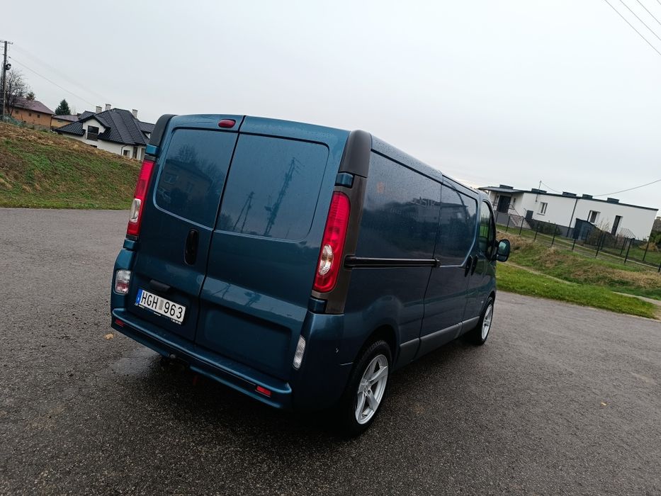 Opel Vivaro 2,0 115km 2008r klima grzany fotel alu