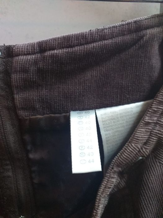 Saia castanha - Marca Yessica - tamanho 40/42
