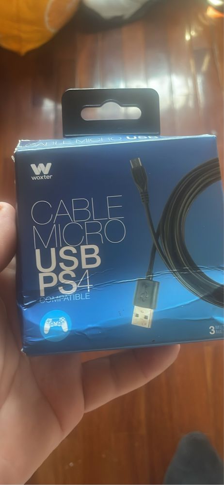 Tou a vender este cabo do comando da ps4