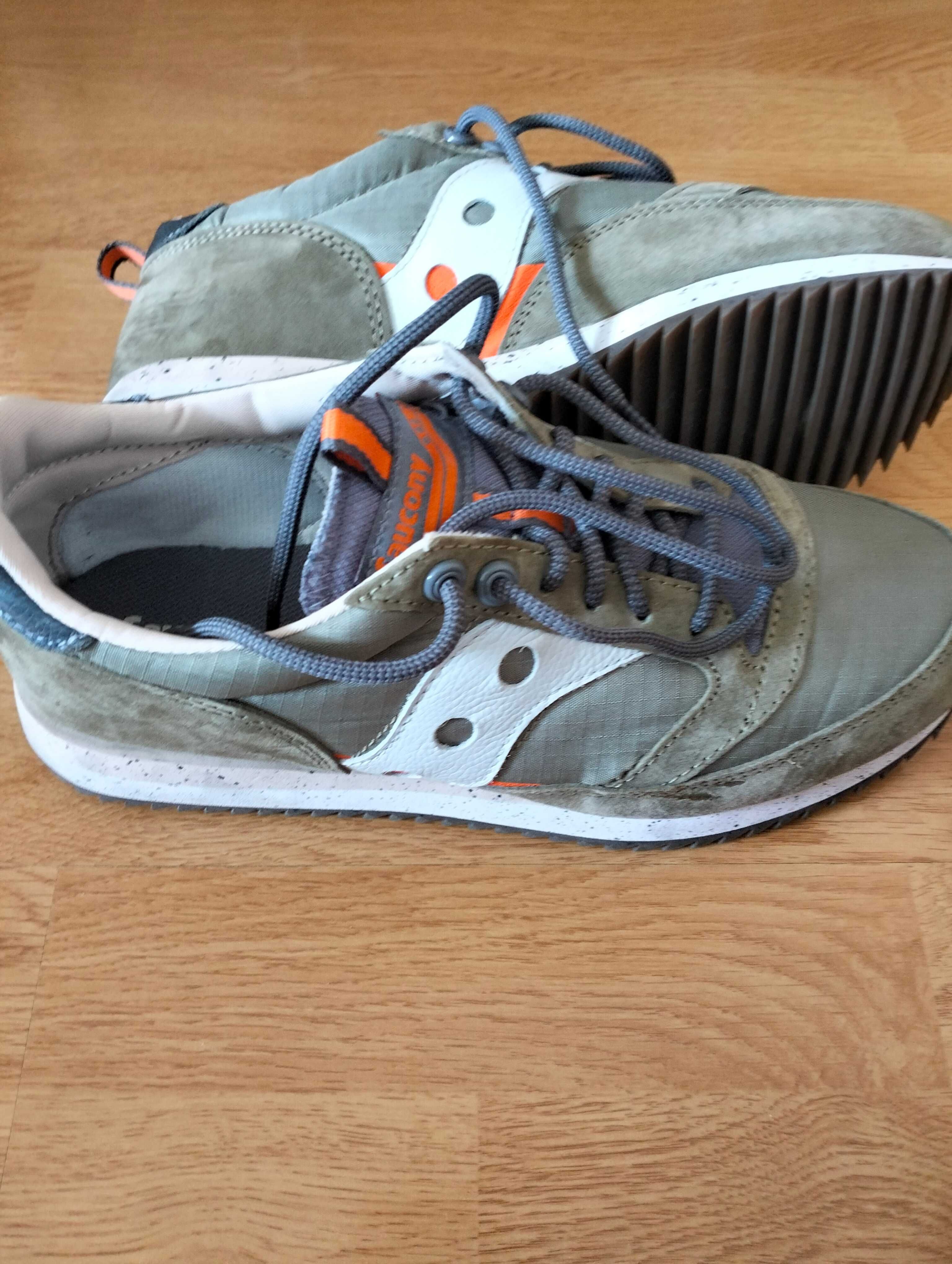 Sapatilhas Saucony e Kappa