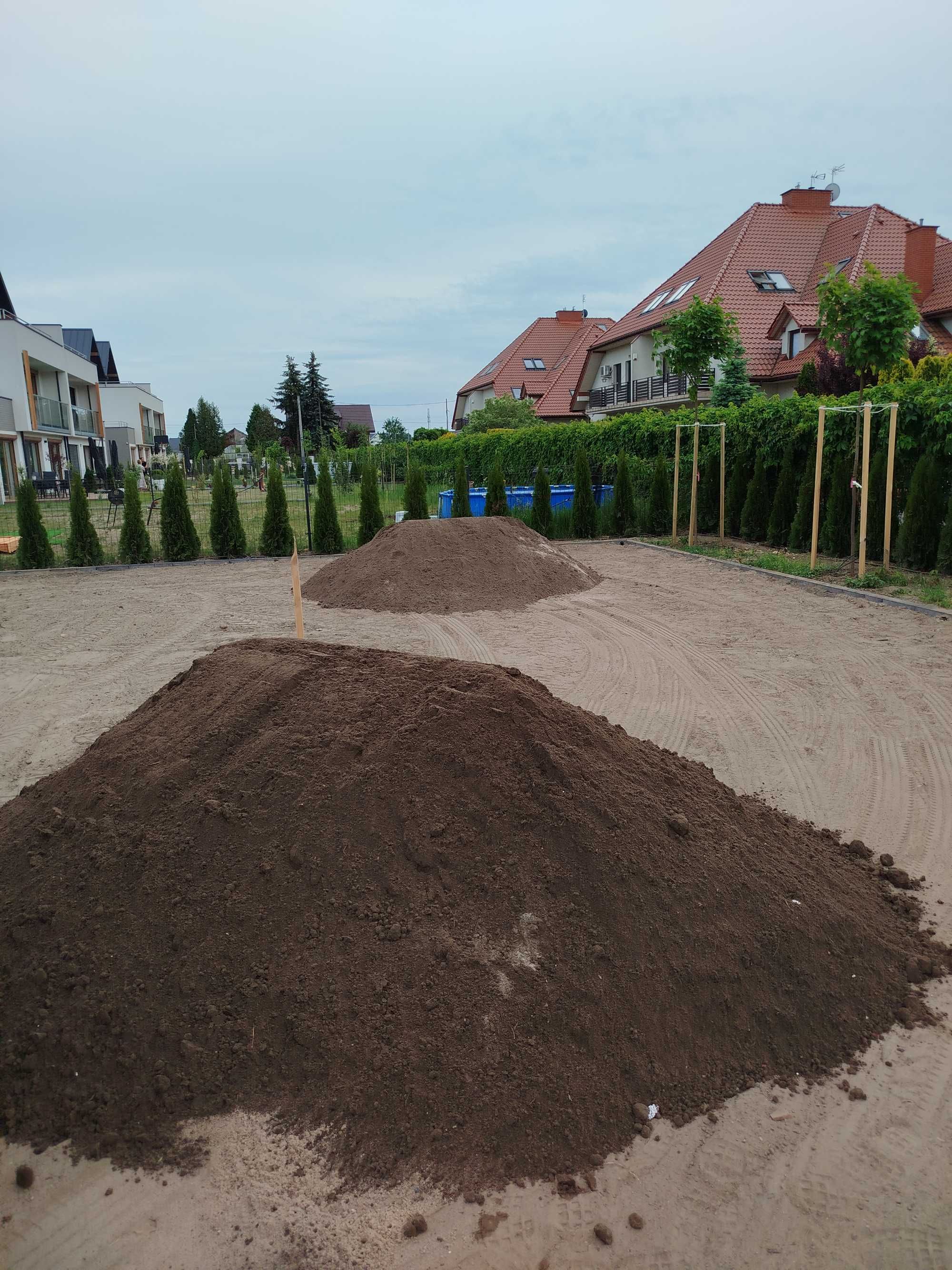 Podsypka pod kostkę * Piasek * Piach * Ziemia * Żwir *Tłuczeń-Kruszywa