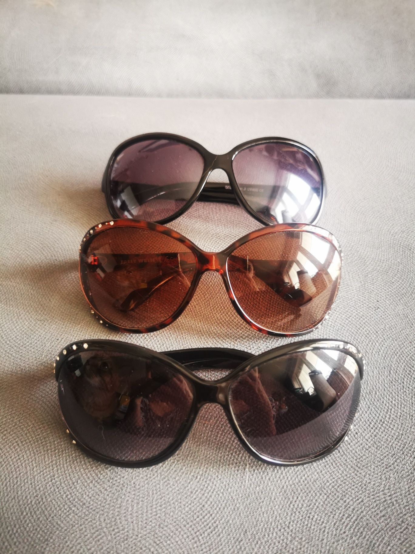 3 pary okularów przeciwsłonecznych, przyciemniejace, z cyrkoniami