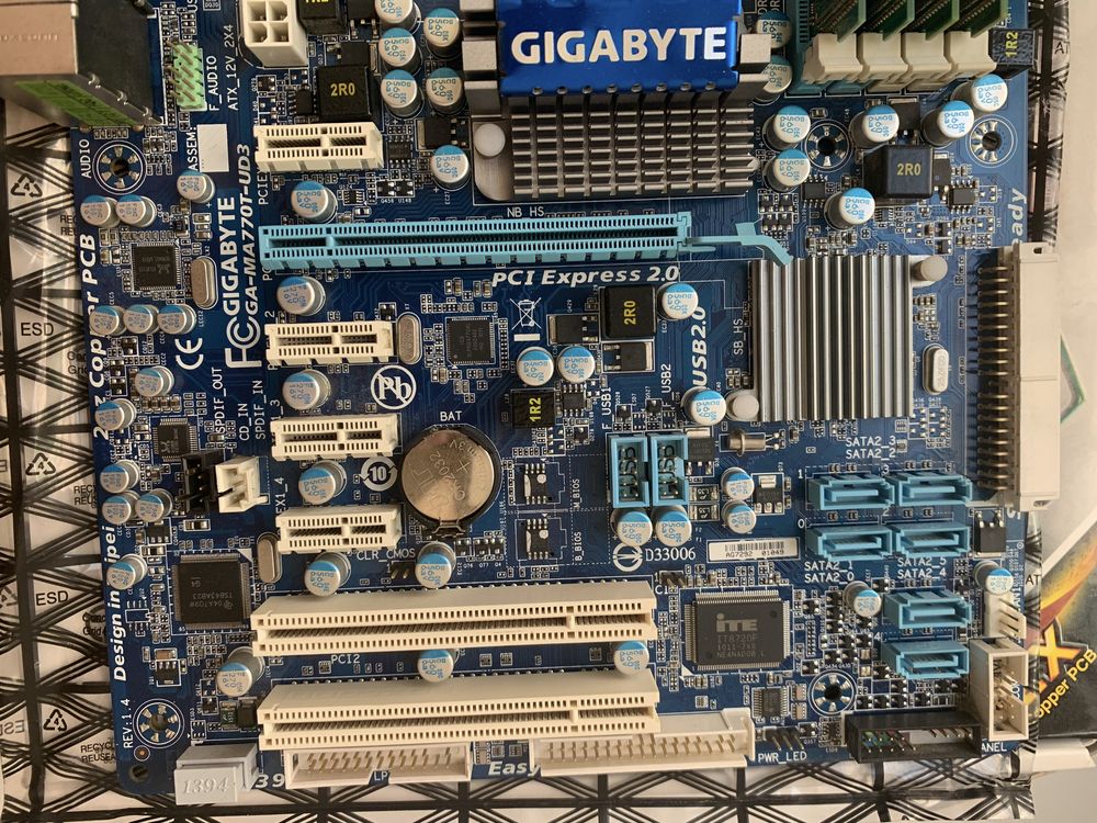 Комплект: материнка Gigabyte MA770T-UD3 + Phenom II X4 955 + 8 ГБ DDR3
