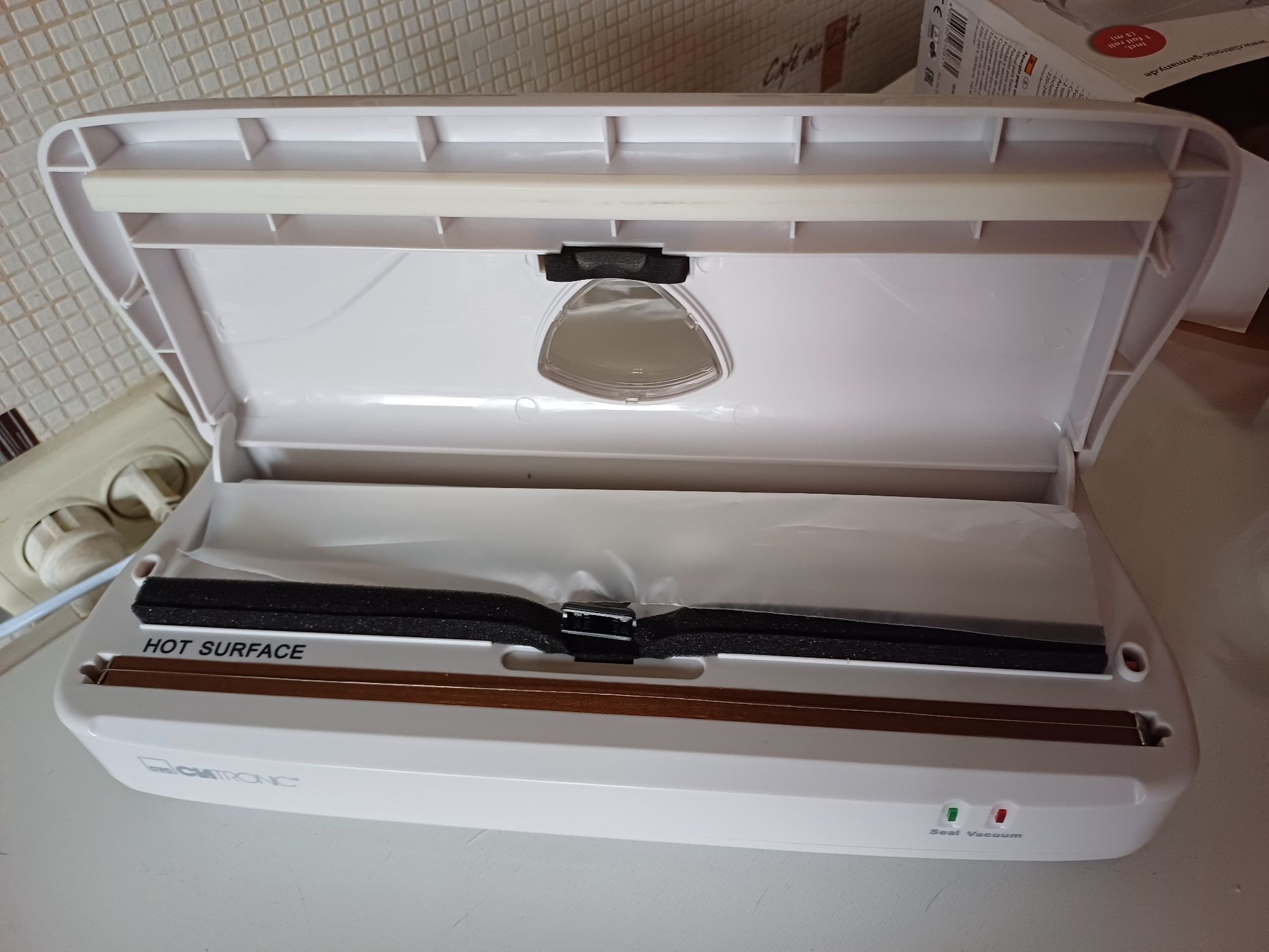 Вакуумний пакувальник CLATRONIC FS 3261