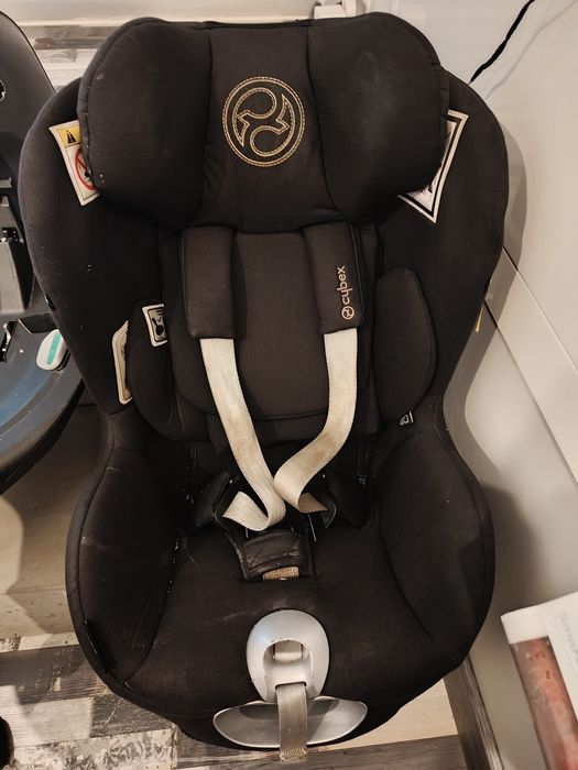 Cybex SIRONA ZI i-Size z bazą Isofix

SIRONA ZI jest fotelikiem zgodny
