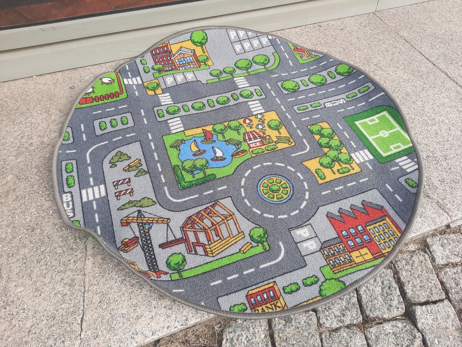 Dywan pokoju dziecka dziecięcy chłopca okrągły dwustronny 96x96 ładny