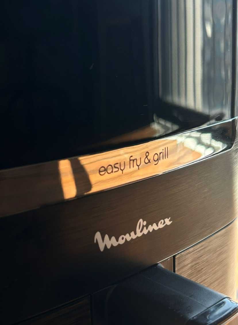 Airfryer -- Moulinex Easy fry and Grill