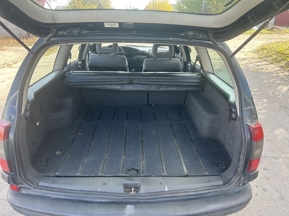 Опель Омега Б на полном ходу