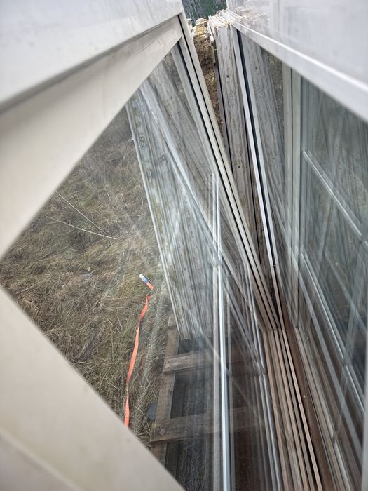 2x okno białe plastikowe szpros 132x160 (rozwierno uchylne, transport)