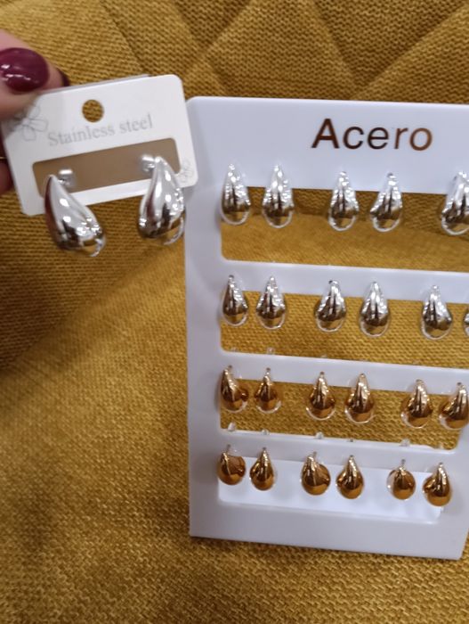 Brincos em formato de gota