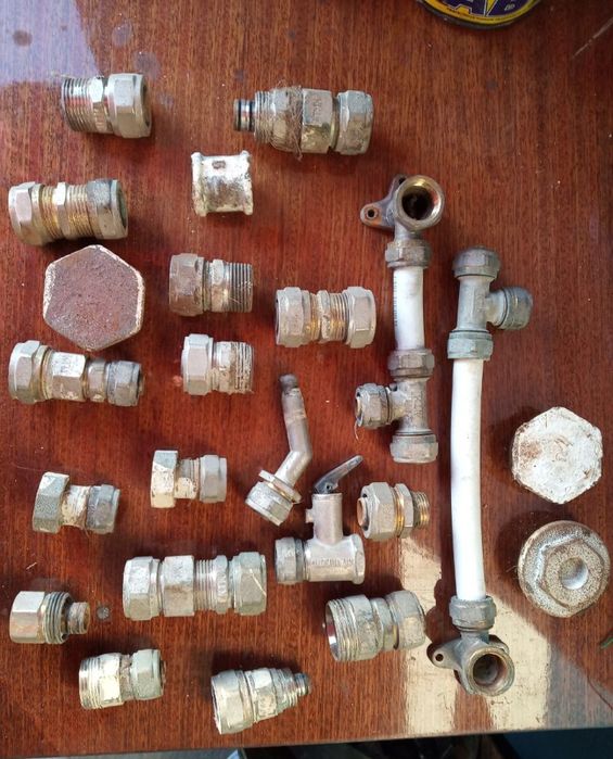 Фитинги и металпластиковые трубы Б/У.