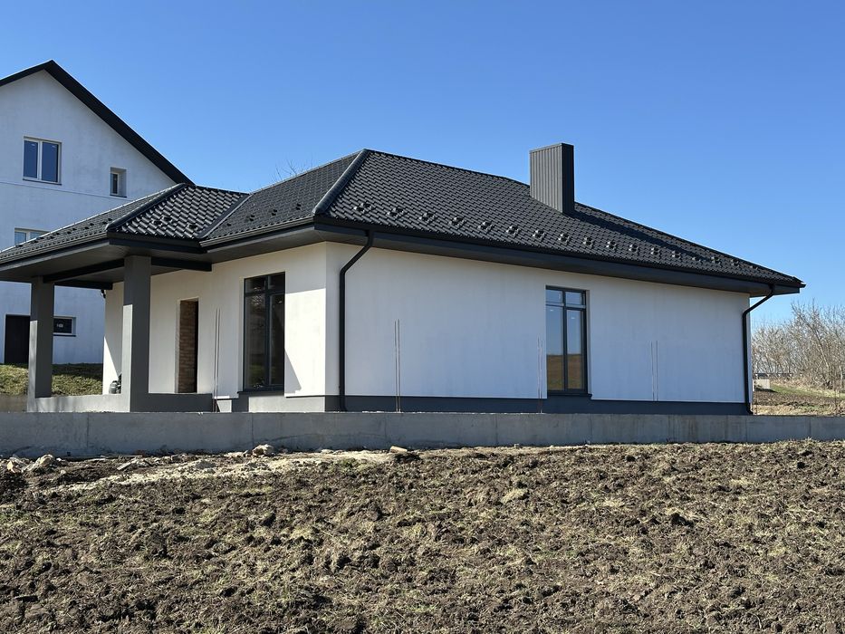 Продаж нового будинку біля школи Обарів