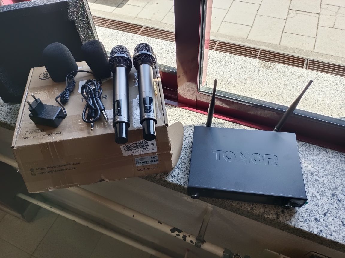 Micros sem fio marca "TONOR"