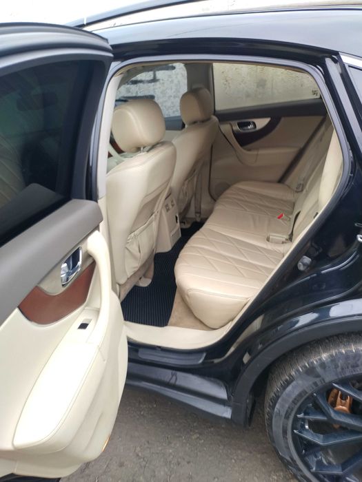 Продам Infiniti fx 5.0